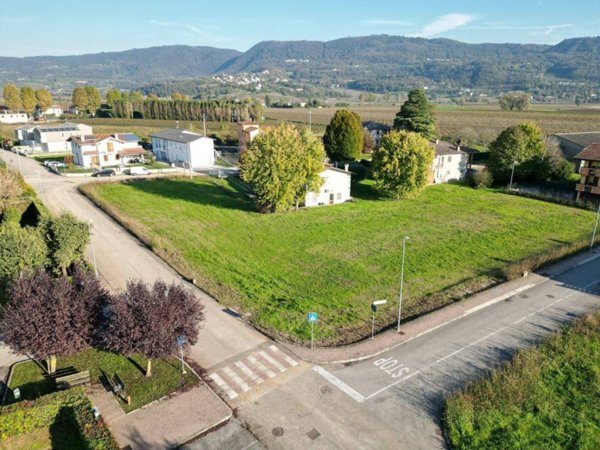 casa indipendente in vendita a Brendola in zona Vò