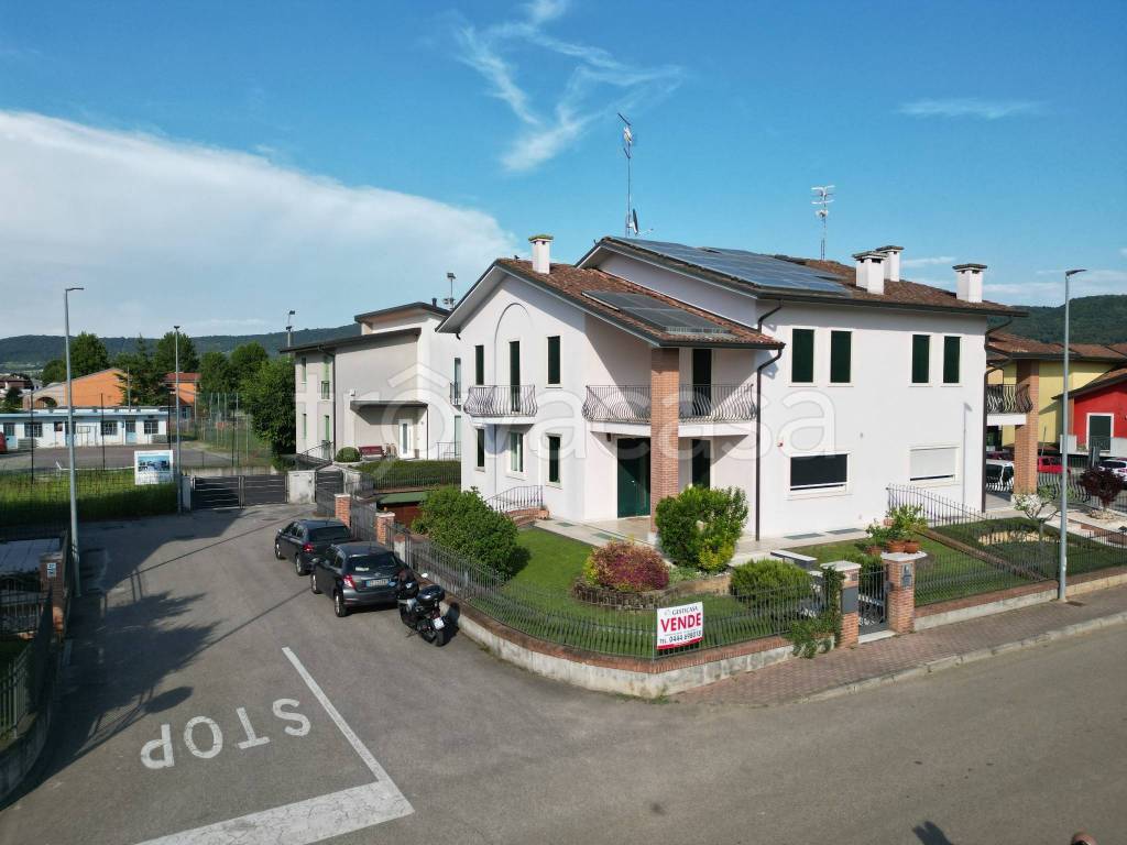 casa indipendente in vendita a Brendola
