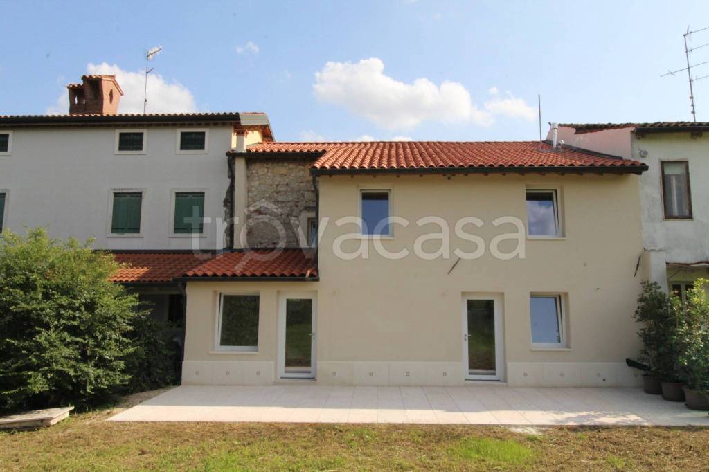 casa indipendente in vendita a Brendola in zona Vò