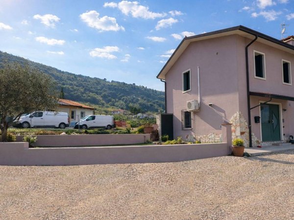 casa indipendente in vendita a Brendola in zona San Valentino