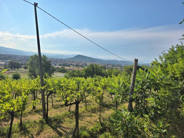 terreno in vendita a Brendola in zona Goia