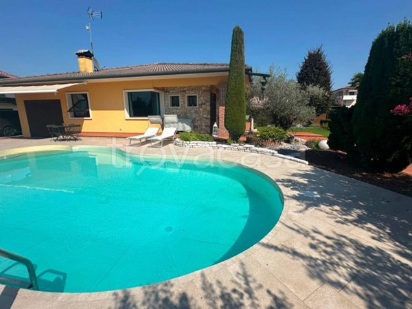 casa indipendente in vendita a Bressanvido in zona Poianella