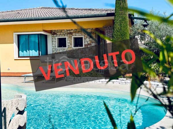 casa indipendente in vendita a Bressanvido in zona Poianella