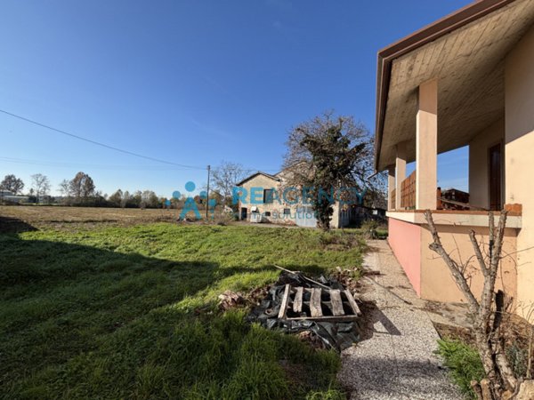 casa indipendente in vendita a Bressanvido in zona Poianella