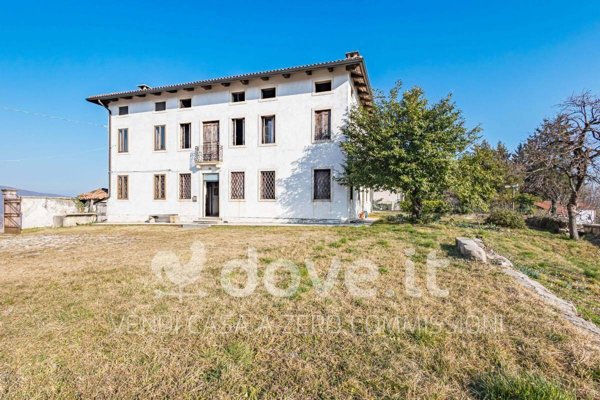 casa indipendente in vendita a Brogliano in zona Quargnenta