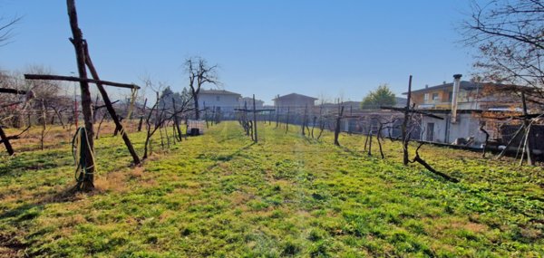 terreno edificabile in vendita a Brogliano