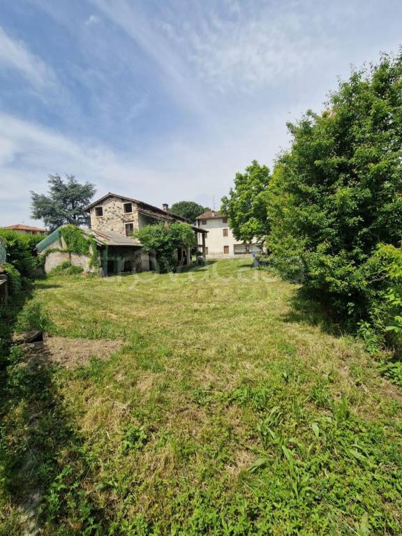 casa indipendente in vendita a Brogliano