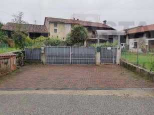 casa indipendente in vendita a Brogliano in zona Quargnenta