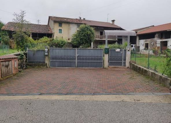 casa indipendente in vendita a Brogliano