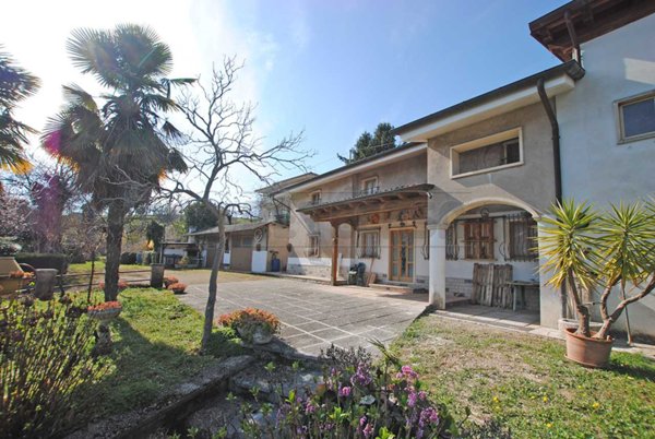 casa indipendente in vendita a Brogliano