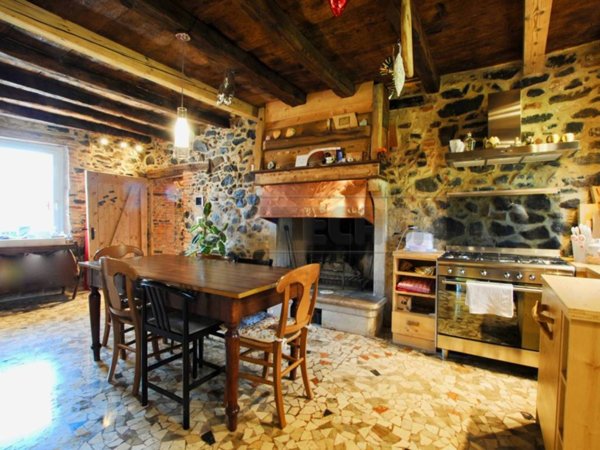 casa indipendente in vendita a Brogliano