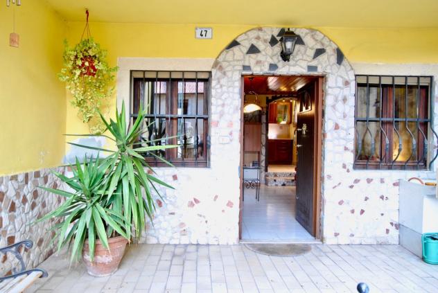 casale in vendita a Brogliano in zona Quargnenta