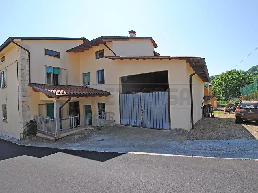 casa indipendente in vendita a Brogliano