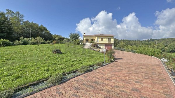 casa indipendente in vendita a Brogliano