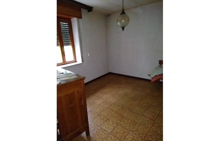 casa indipendente in vendita a Brogliano in zona Quargnenta