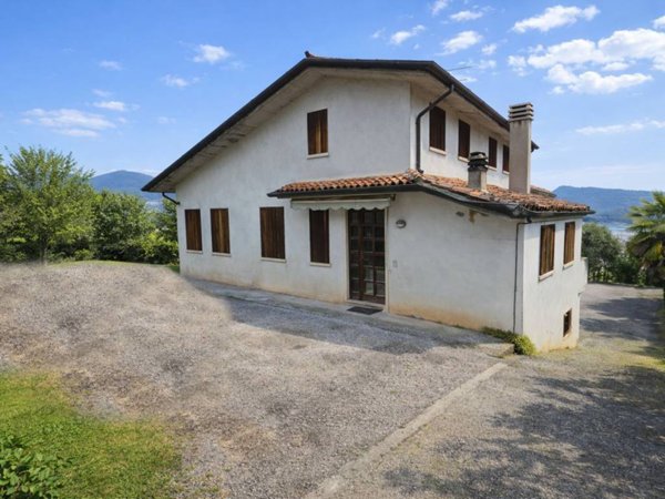 casa indipendente in vendita a Brogliano