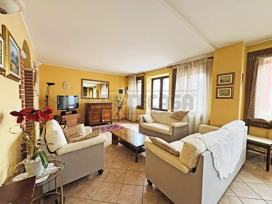 casa semindipendente in vendita a Brogliano in zona Quargnenta