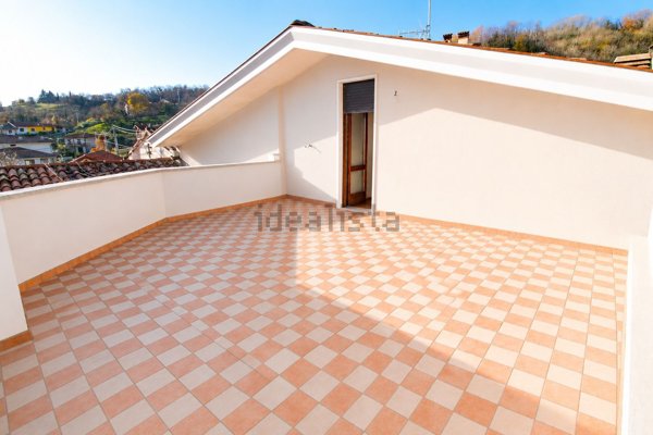 casa indipendente in vendita a Brogliano in zona Quargnenta