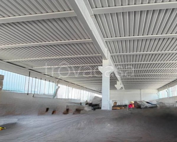 locale commerciale in vendita a Brogliano