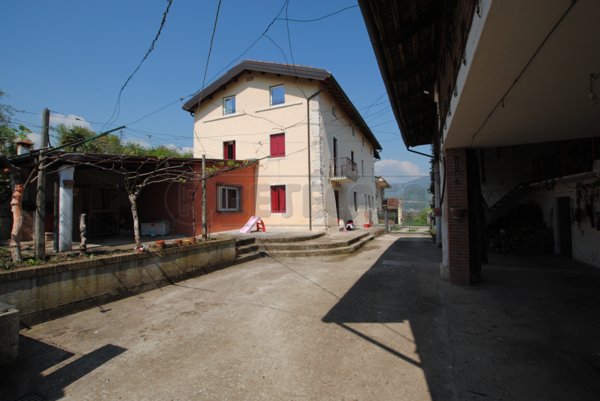 casa indipendente in vendita a Brogliano