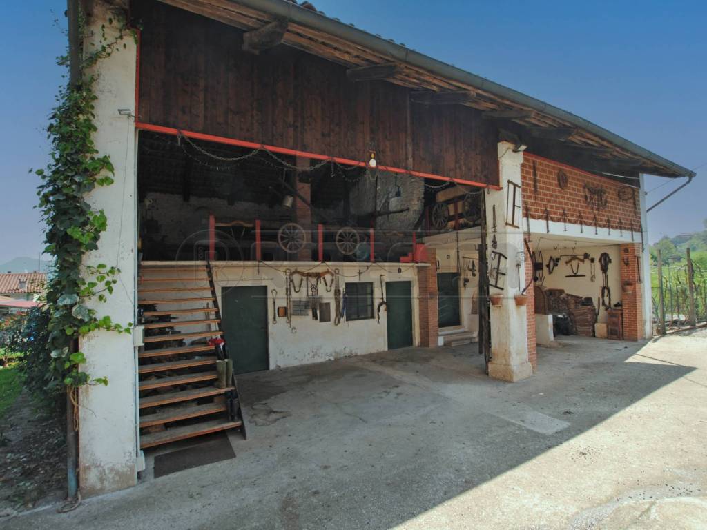 casa indipendente in vendita a Brogliano