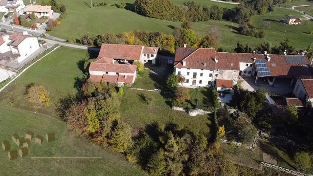 casa indipendente in vendita a Brogliano in zona Quargnenta