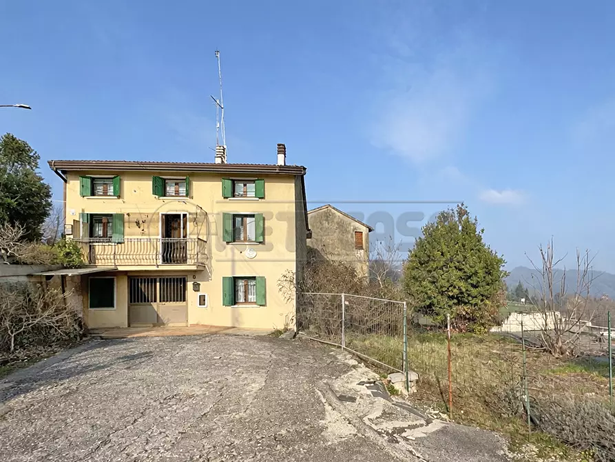 casa indipendente in vendita a Brogliano in zona Quargnenta