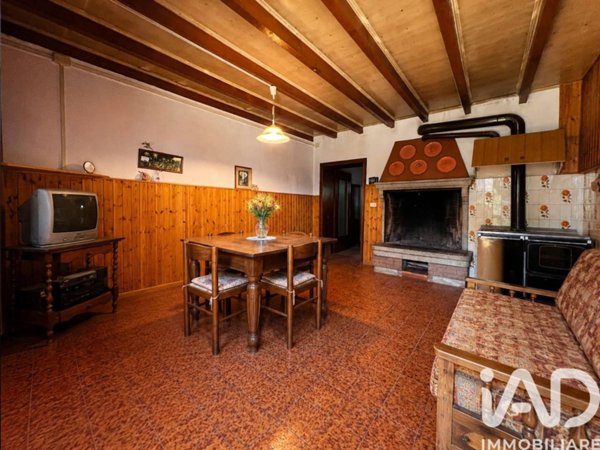casa indipendente in vendita a Brogliano in zona Quargnenta