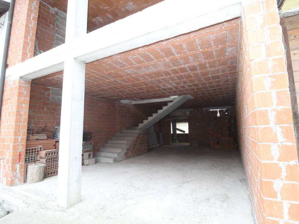 casa indipendente in vendita a Brogliano in zona Quargnenta