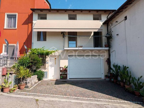 casa indipendente in vendita a Brogliano