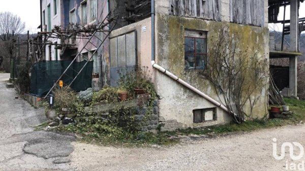 casa indipendente in vendita a Brogliano