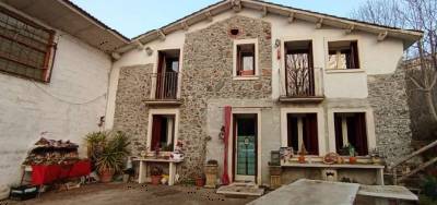 casa indipendente in vendita a Brogliano in zona Quargnenta