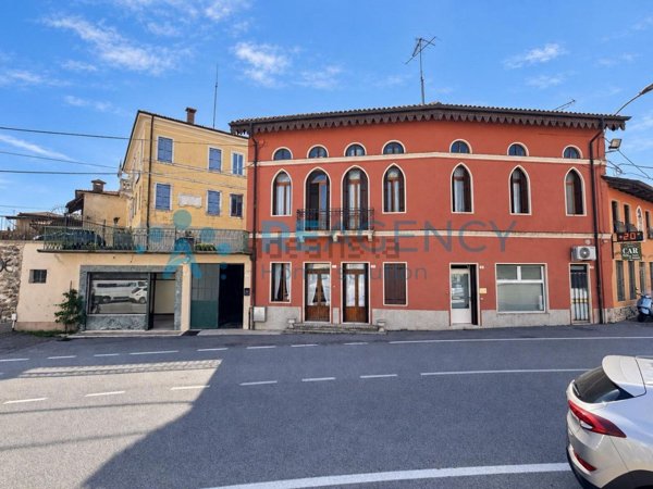 casa indipendente in vendita a Brogliano