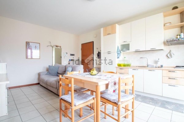 appartamento in vendita a Caldogno in zona Cresole