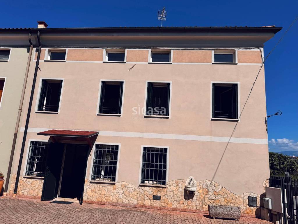 casa indipendente in vendita a Caldogno in zona Rettorgole