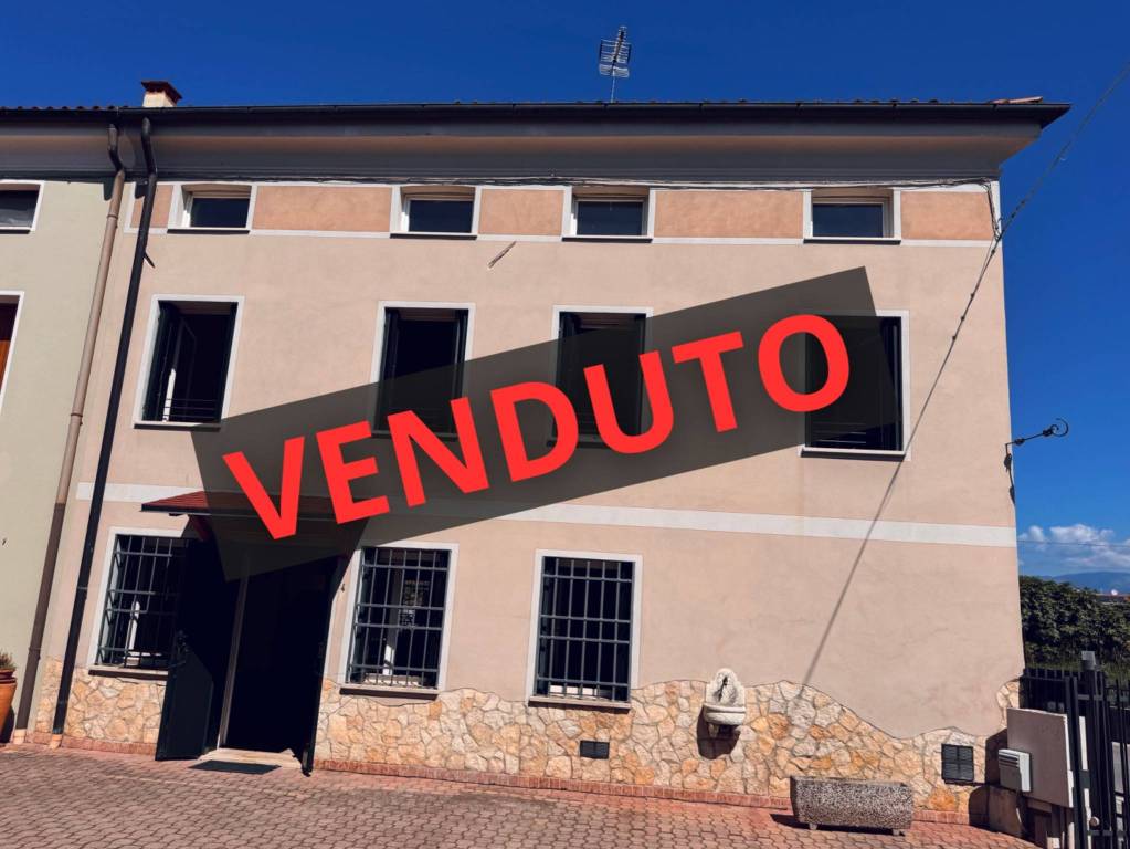 casa indipendente in vendita a Caldogno