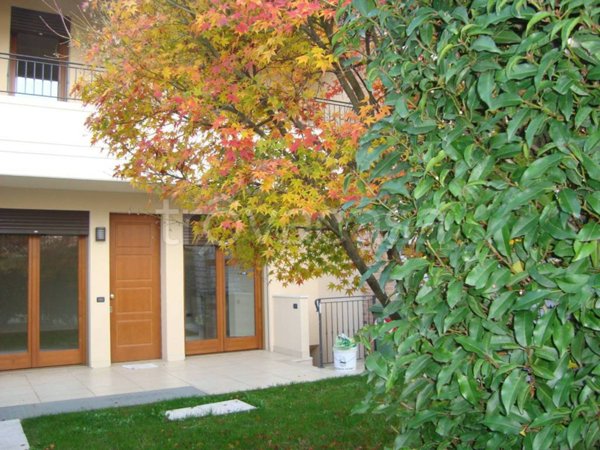 casa indipendente in vendita a Caldogno in zona Cresole