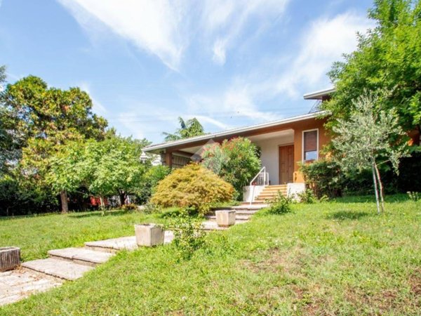 casa indipendente in vendita a Caldogno