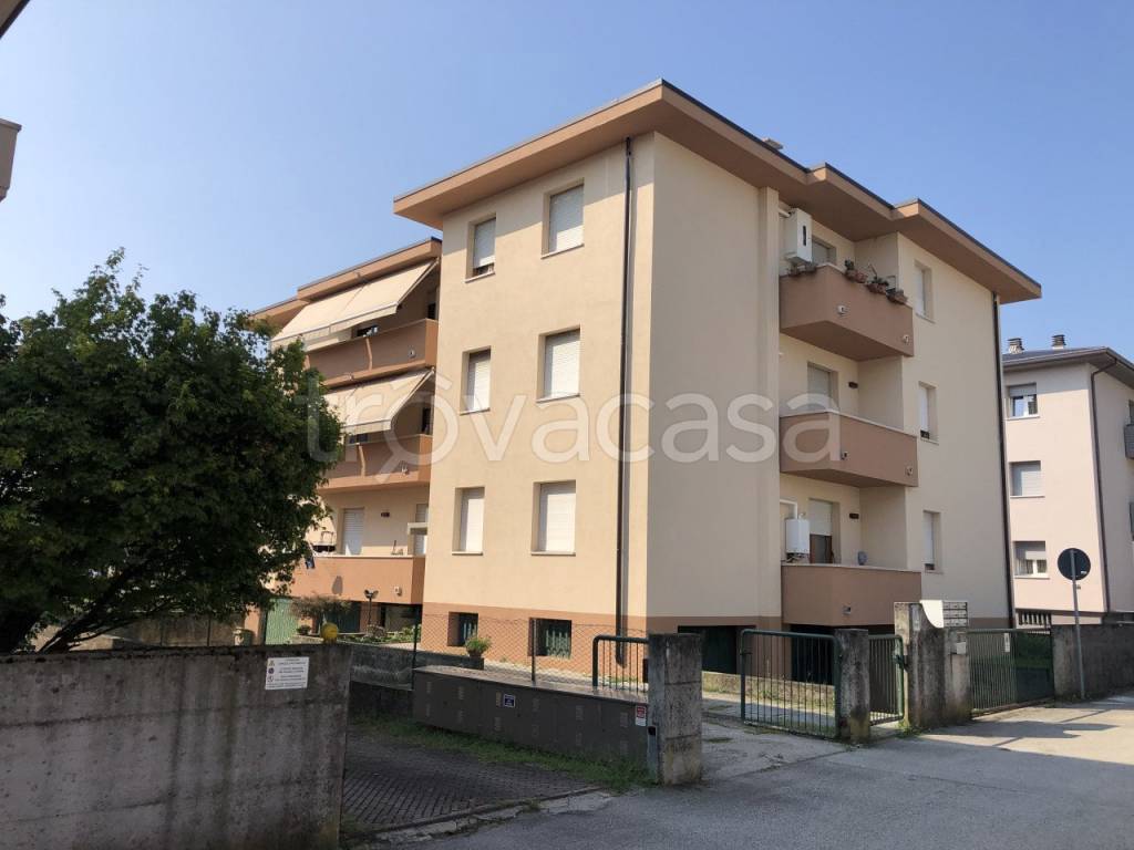 appartamento in vendita a Caldogno in zona Rettorgole