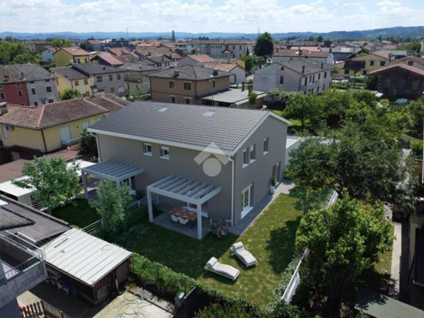casa indipendente in vendita a Caldogno in zona Cresole