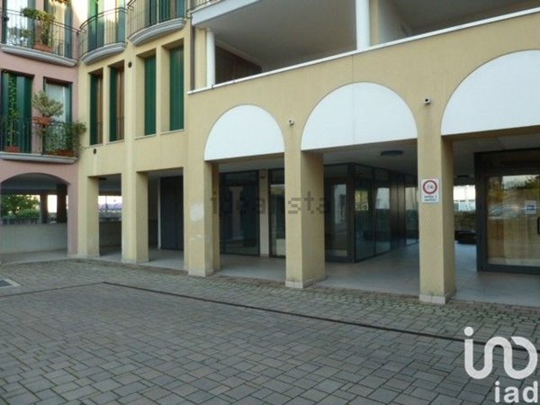 negozio in vendita a Caldogno