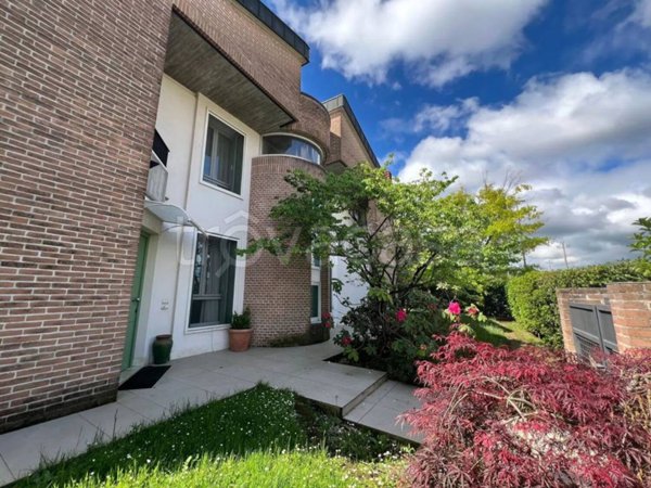 casa indipendente in vendita a Caldogno