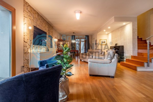 casa indipendente in vendita a Caldogno in zona Cresole