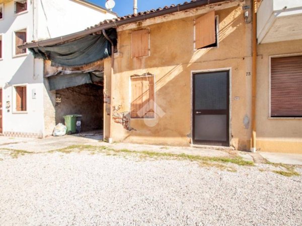 casa indipendente in vendita a Caldogno in zona Cresole