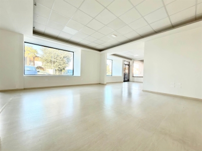 locale commerciale in vendita a Caldogno