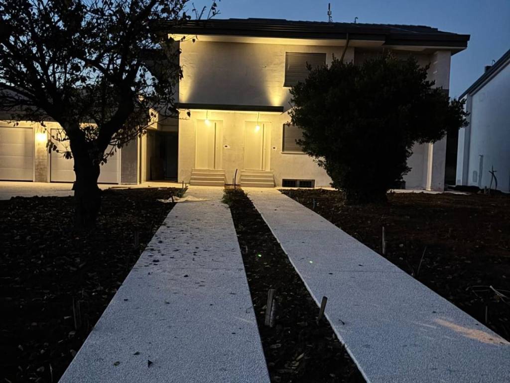 casa indipendente in vendita a Caldogno in zona Cresole