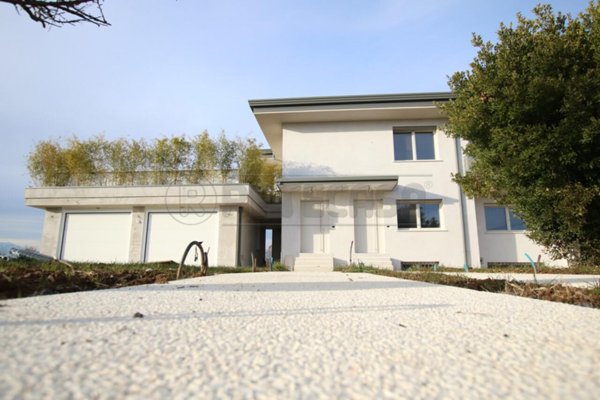 casa indipendente in vendita a Caldogno in zona Cresole