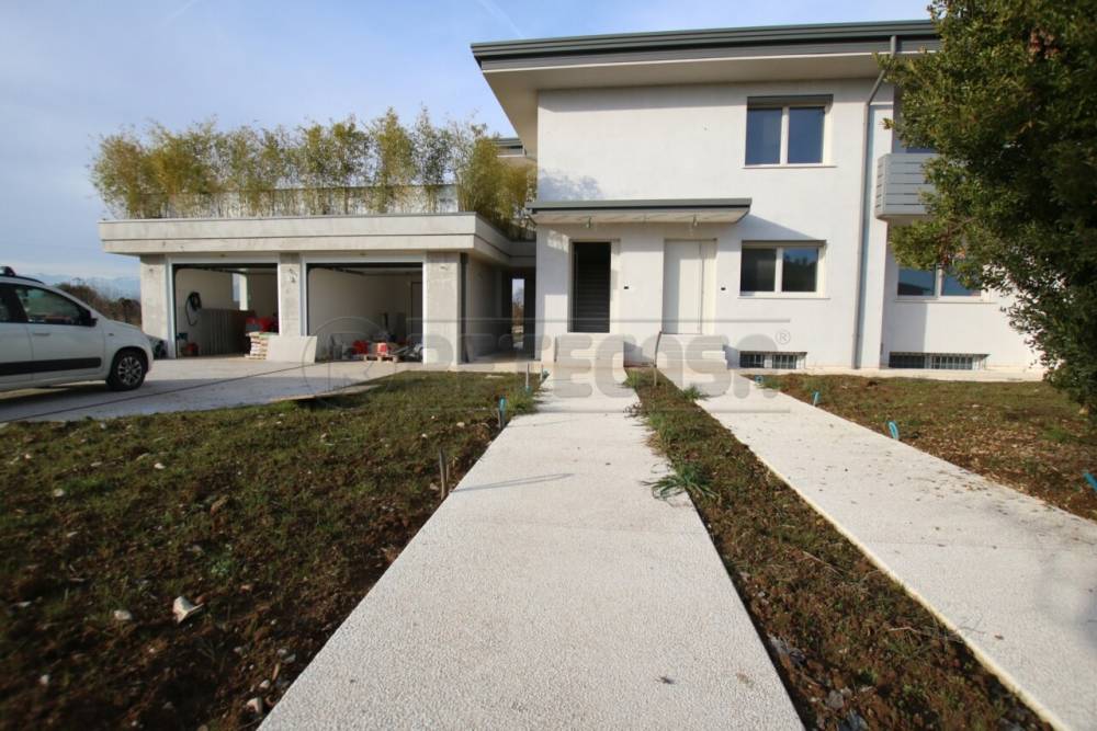 casa indipendente in vendita a Caldogno in zona Cresole