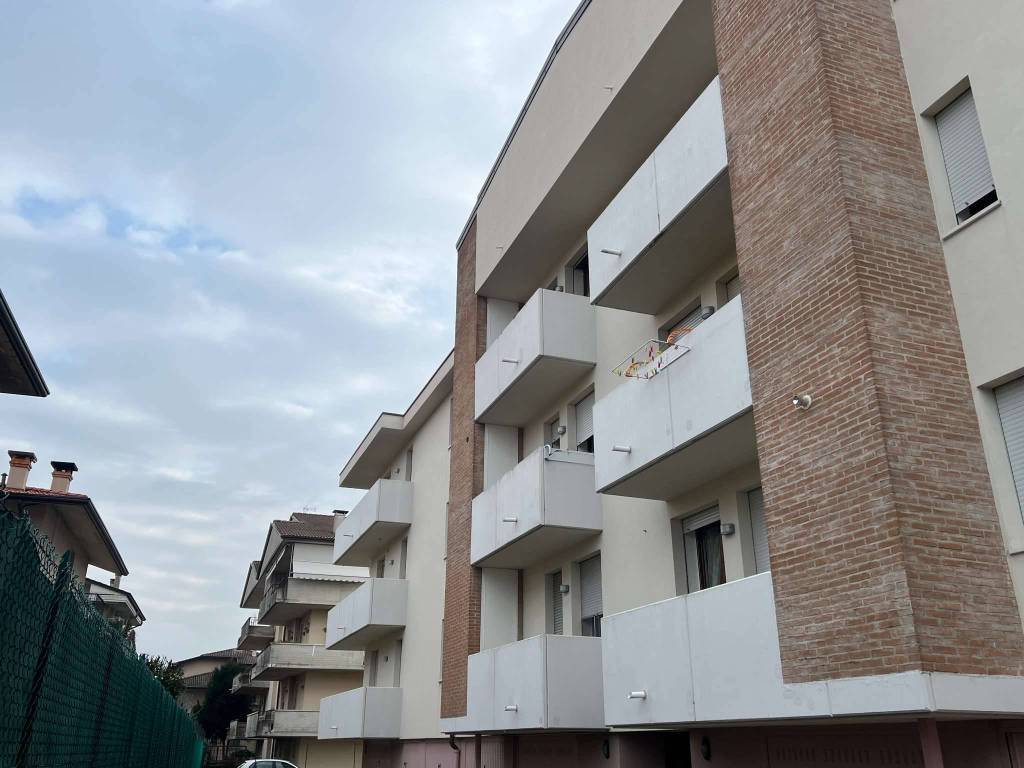 appartamento in vendita a Caldogno in zona Cresole