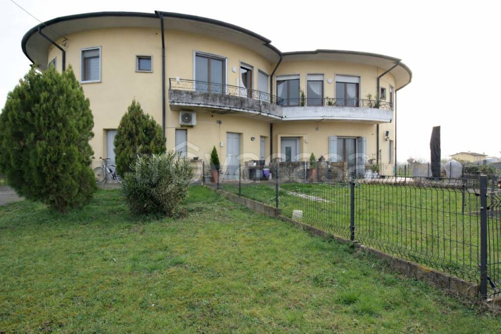 appartamento in vendita a Caldogno in zona Cresole